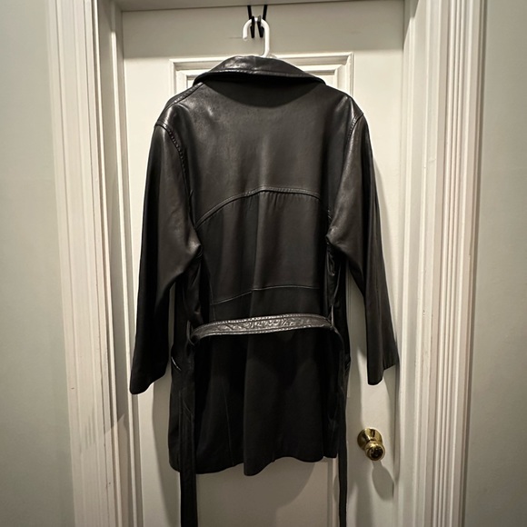 Men’s Danier Classic Black leather coat. soft. Excellent condition. - Picture 2 of 5